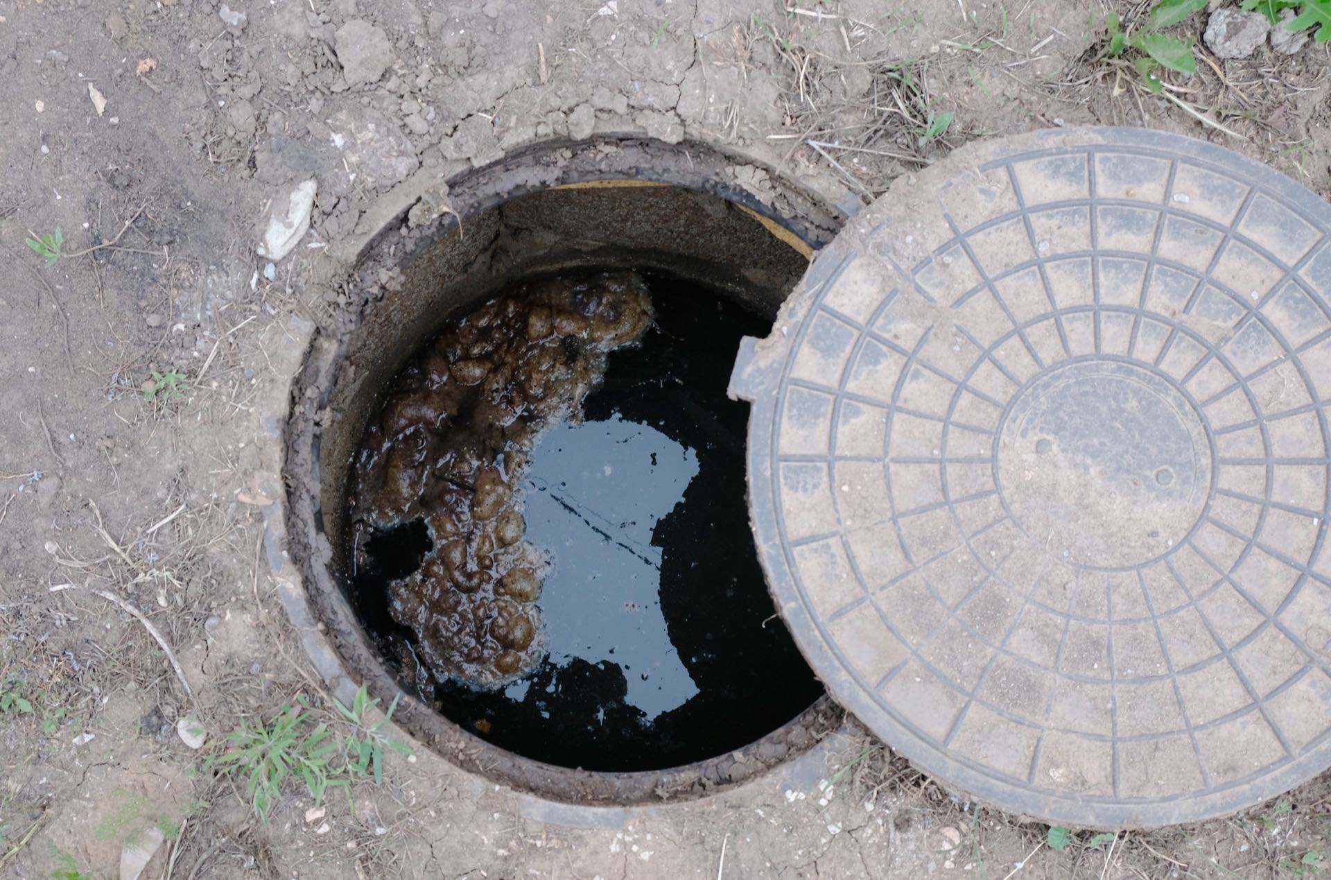 full cesspool before pumping on Oʻahu