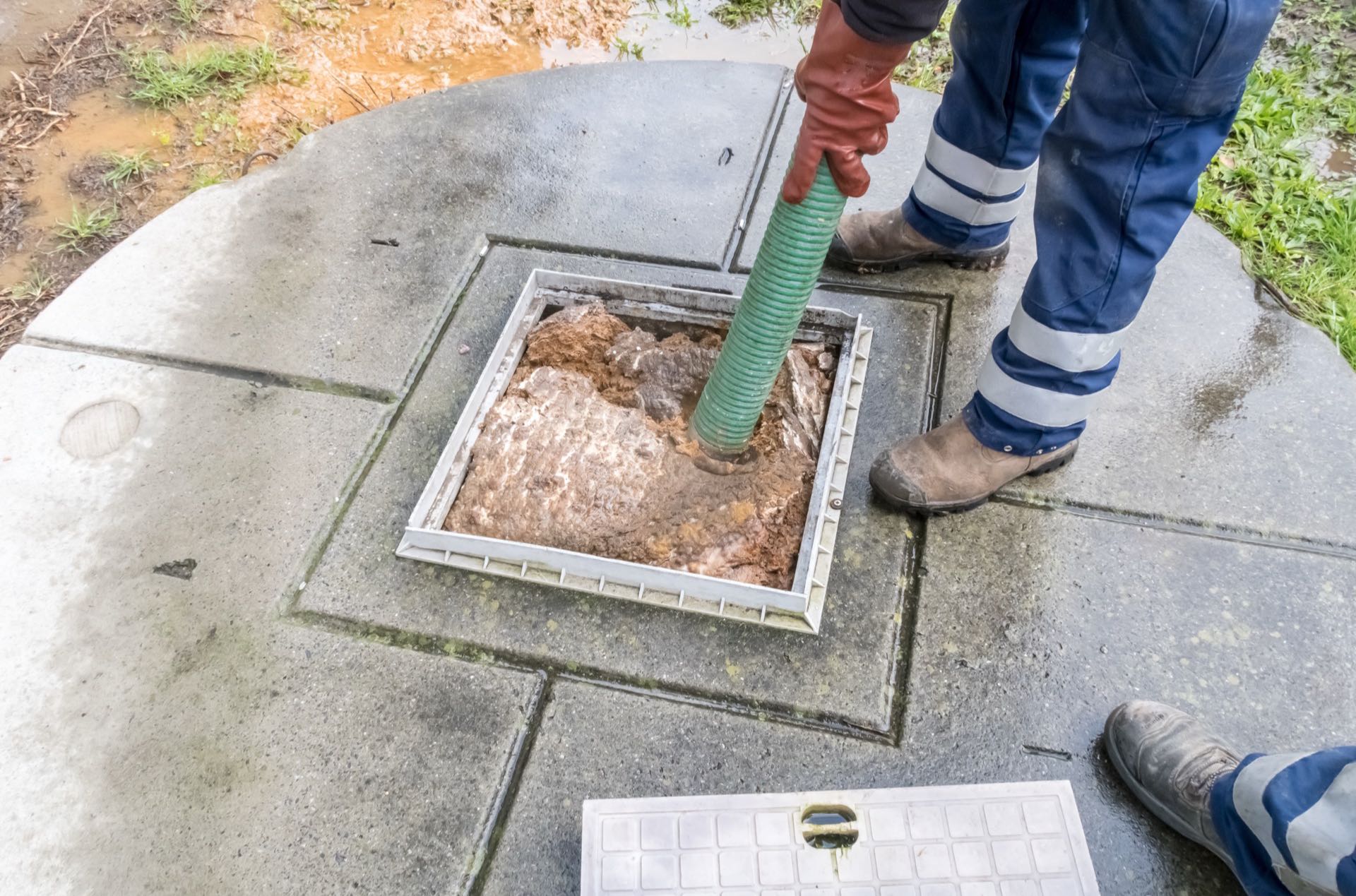 cesspool pumping and cleaning service in Honolulu